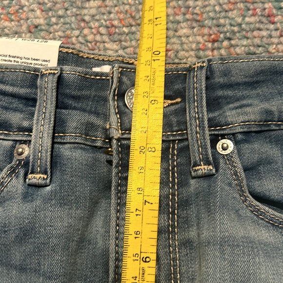 NWT Ladies size 28 Denizen from Levi’s mid rise skinny Jeans - Picture 8 of 10